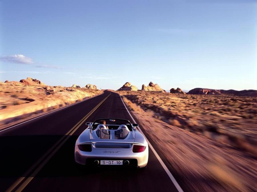  Porsche Carrera GT 2000 года  (фото 9 из 23)